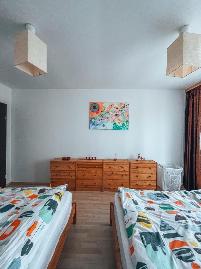 Sebiana Apartment บุชเตนี ภายนอก รูปภาพ