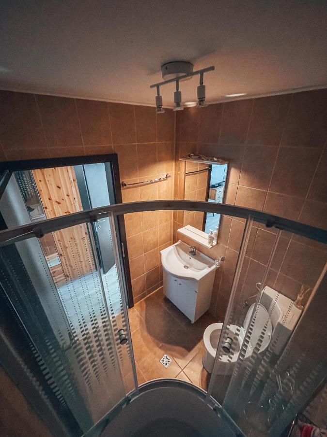 Sebiana Apartment บุชเตนี ภายนอก รูปภาพ
