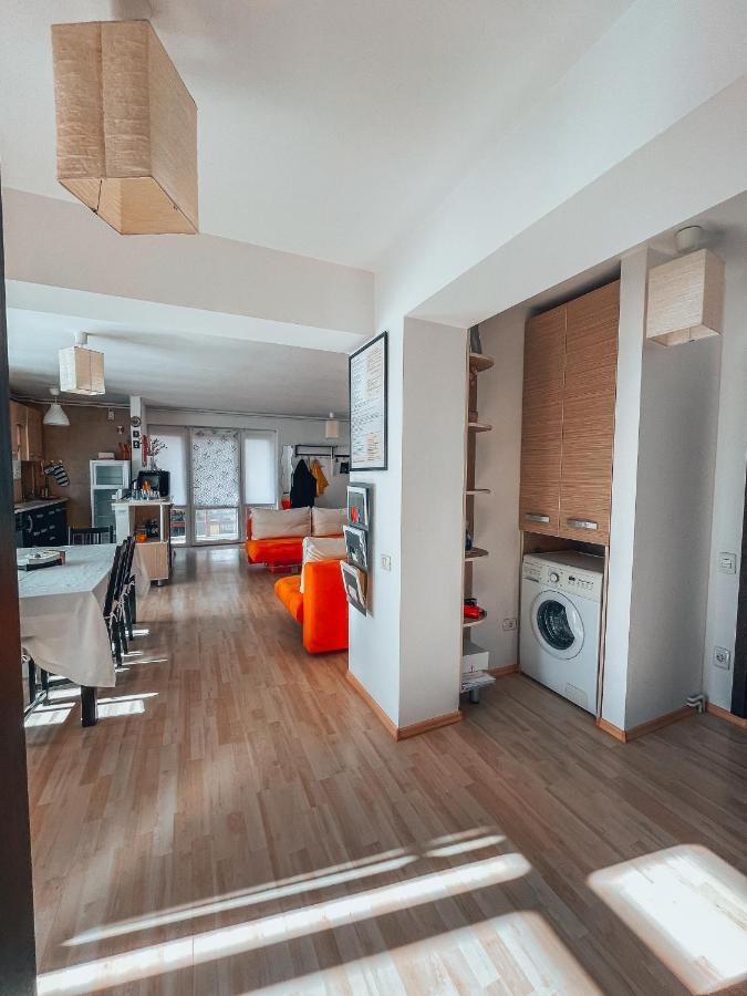 Sebiana Apartment บุชเตนี ภายนอก รูปภาพ