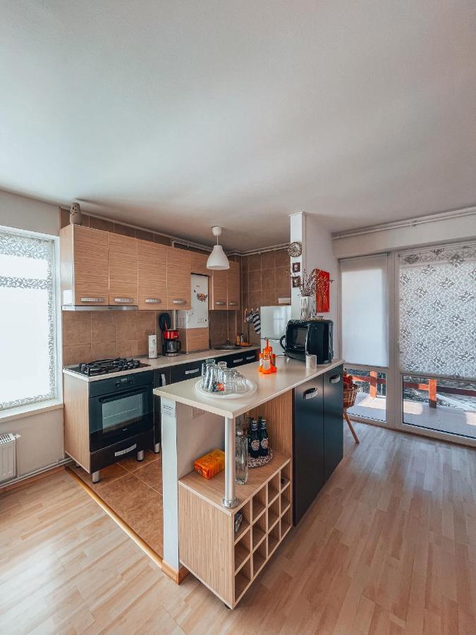 Sebiana Apartment บุชเตนี ภายนอก รูปภาพ